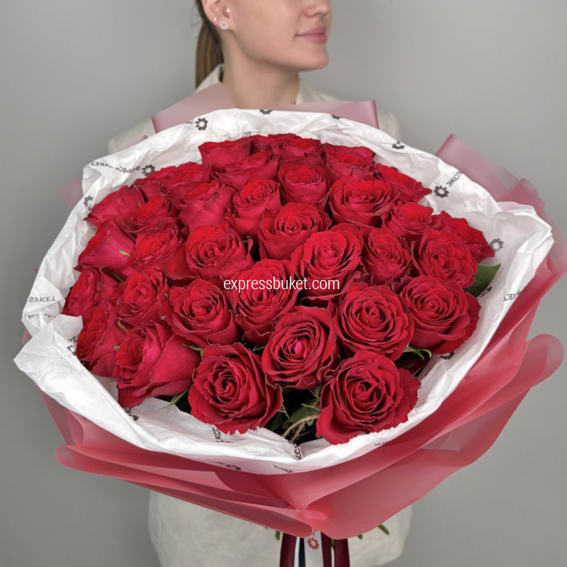35 красных роз 50 см