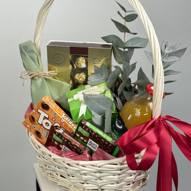 Подарочная корзина "С праздником!"